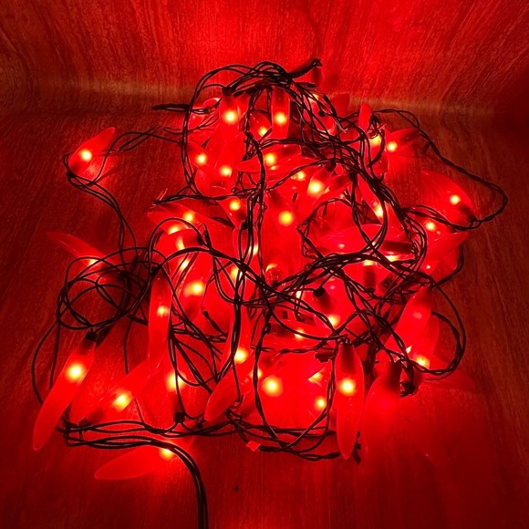 Vintage Chili Pepper Lights 2 Strands of 35 Indoor‎ Or Outdoor WORKS - Picture 3 of 4
